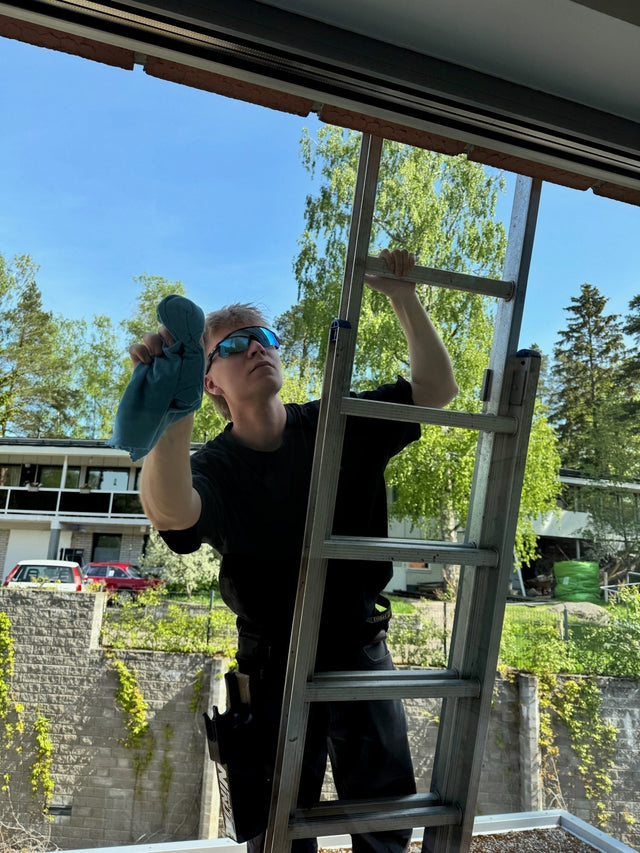 Kannattaako ikkunat pestä itse vai tilata ammattilainen?